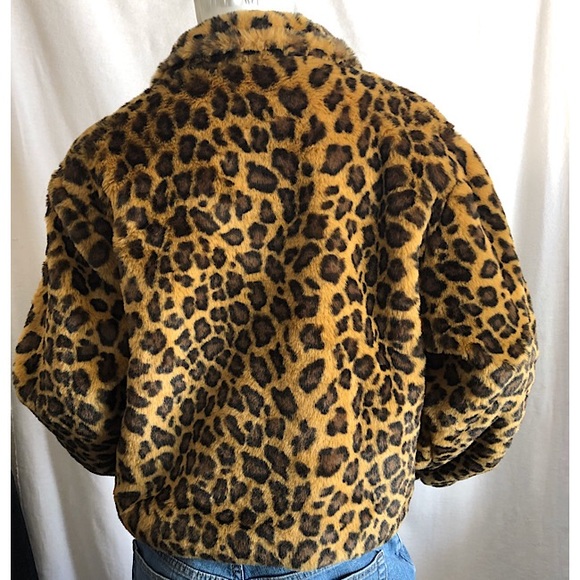 Leopard Bomber Jacket 🐆 - Picture 3 of 6